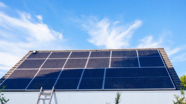 Top astuces pour installer des panneaux solaires et réduire vos factures